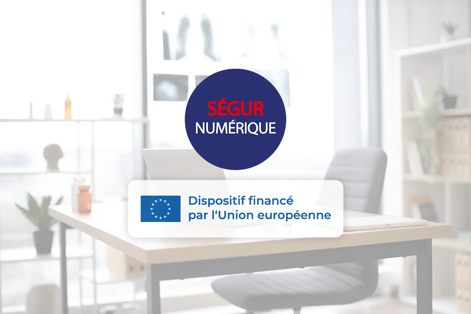 Mac posé sur un bureau dans un cabinet de médecin